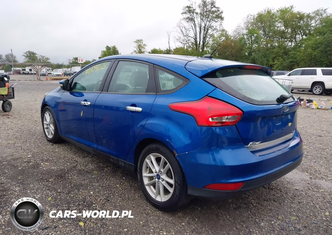 2018 Ford Focus Se VIN:1FADP3K22JL258362 - 3