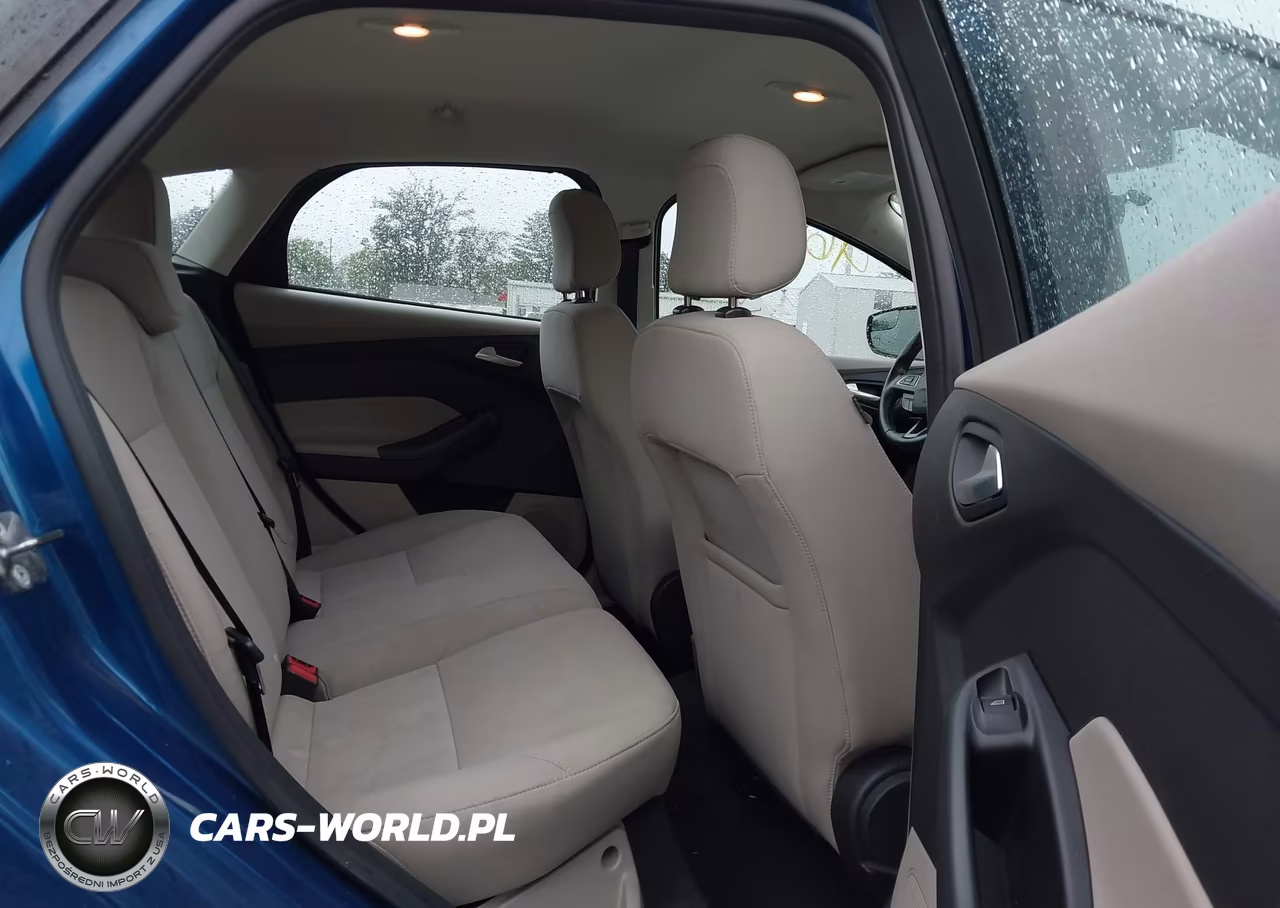 2018 Ford Focus Se VIN:1FADP3K22JL258362 - 8