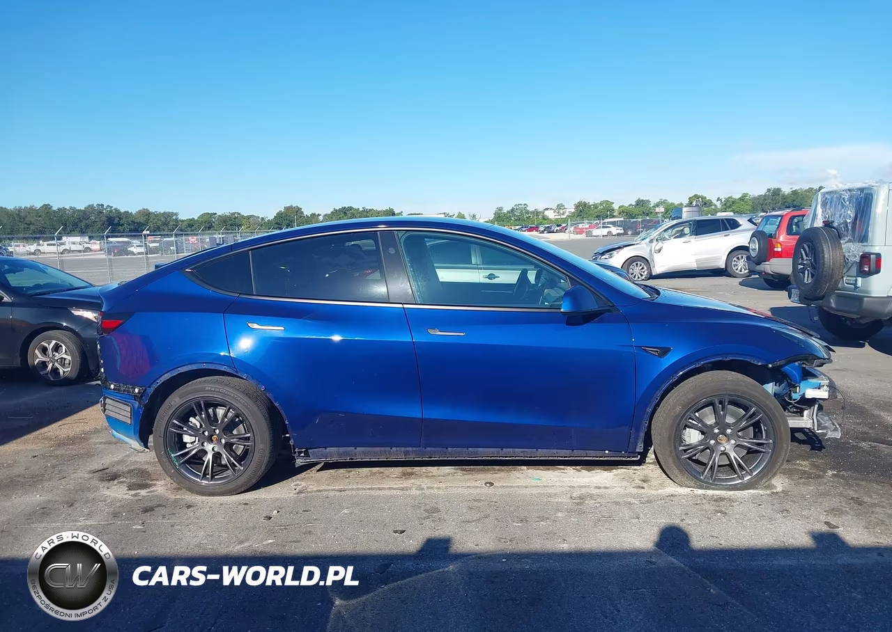 2024 Tesla Model Y Long Range Dual Motor All-Wheel Drive VIN:7SAYGAEE5RF129426 - 13