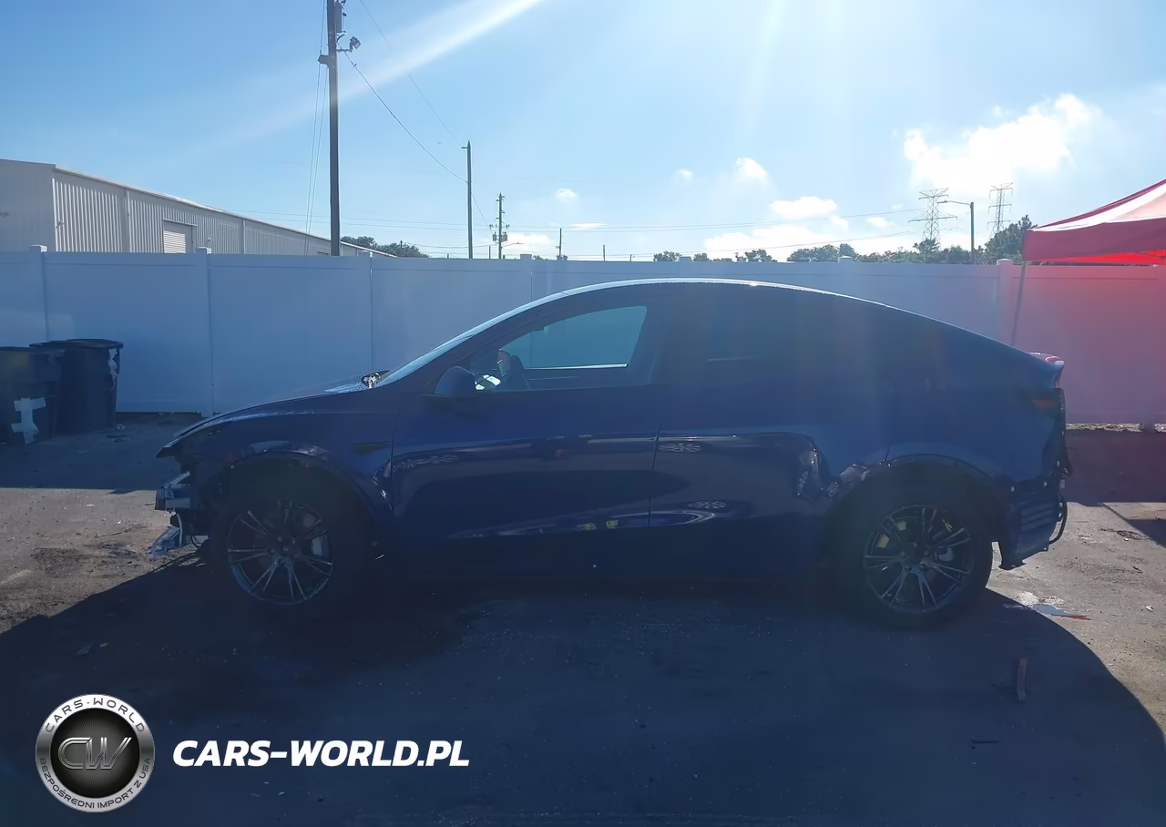 2024 Tesla Model Y Long Range Dual Motor All-Wheel Drive VIN:7SAYGAEE5RF129426 - 14