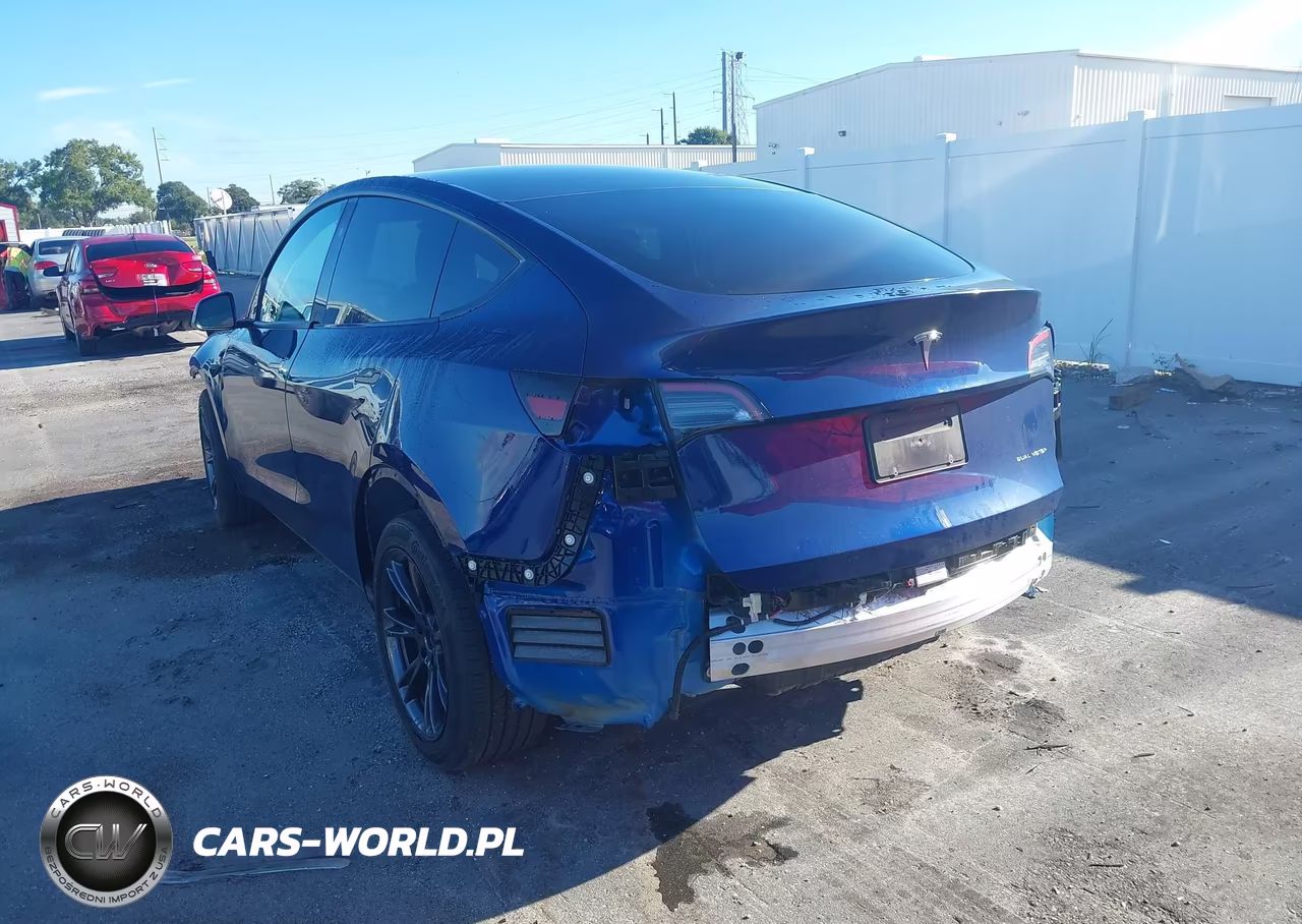2024 Tesla Model Y Long Range Dual Motor All-Wheel Drive VIN:7SAYGAEE5RF129426 - 3