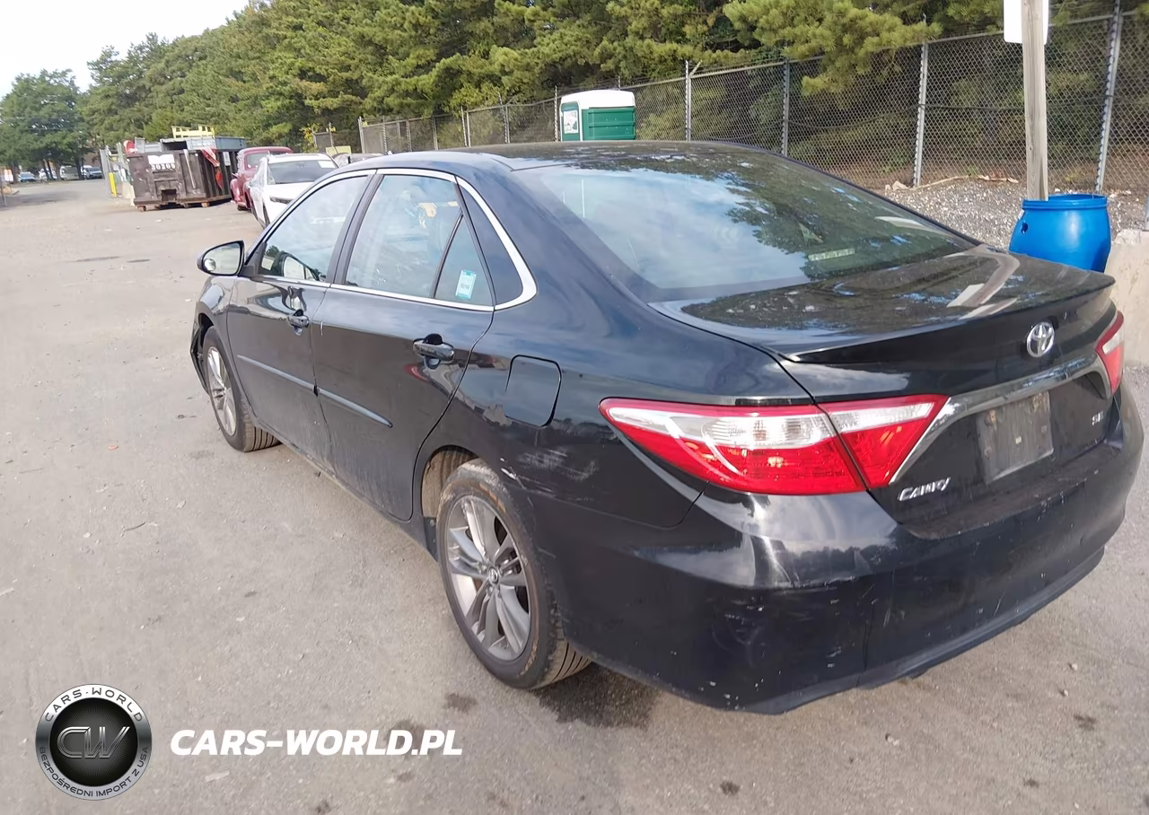 2017 Toyota Camry Se VIN:4T1BF1FK0HU635743 - 3