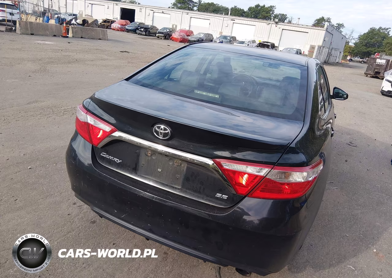 2017 Toyota Camry Se VIN:4T1BF1FK0HU635743 - 4