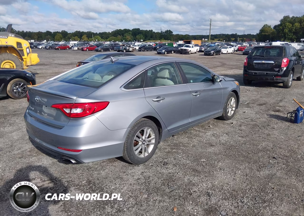 2016 Hyundai Sonata Se VIN:5NPE24AF4GH421162 - 4