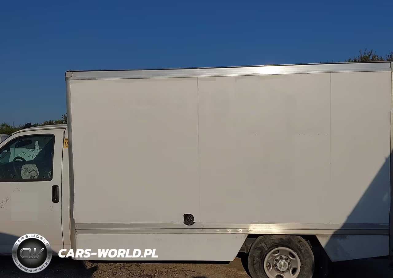 2025 Chevrolet Express Cutaway Work Van VIN:1HA0GSF78SN003354 - 14