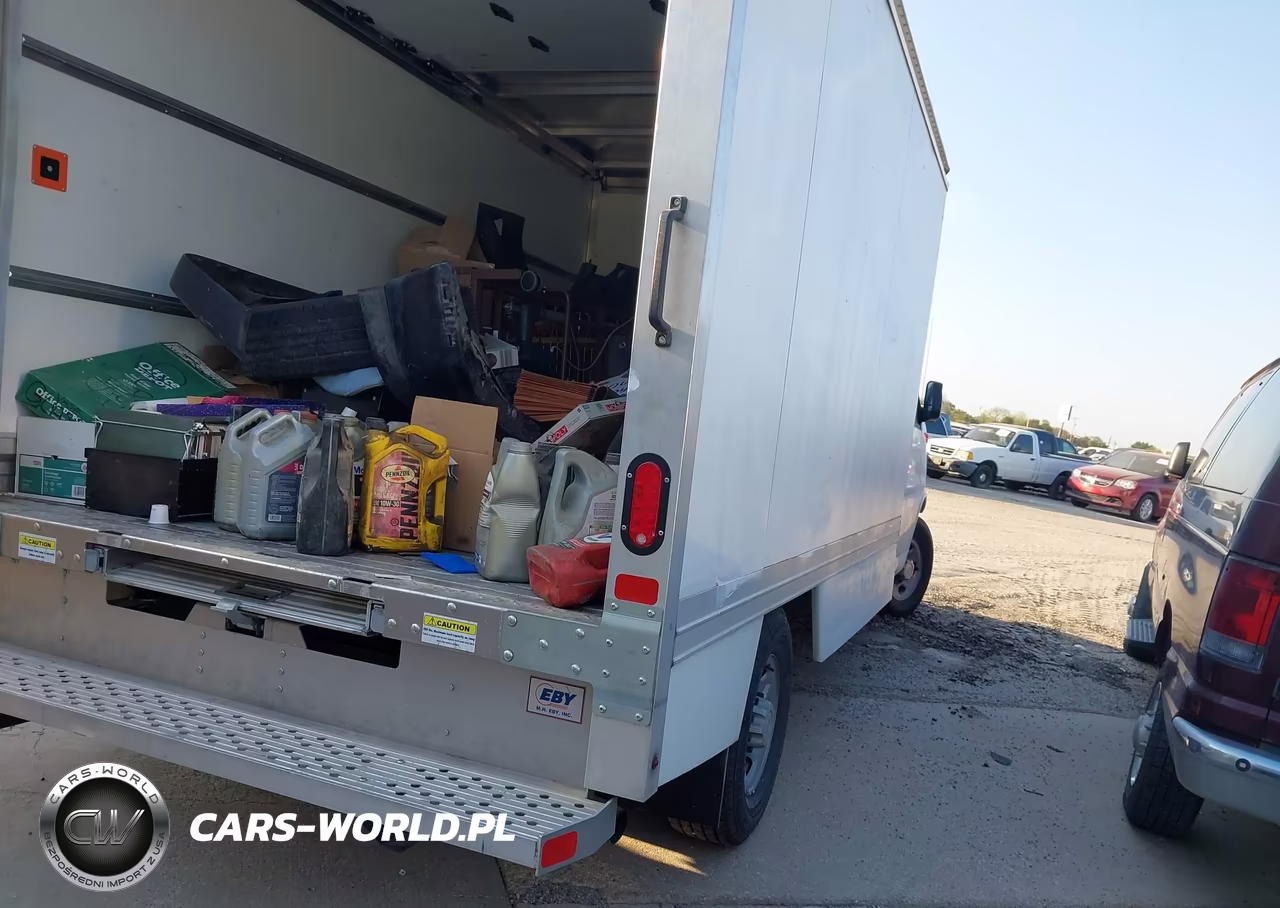 2025 Chevrolet Express Cutaway Work Van VIN:1HA0GSF78SN003354 - 4