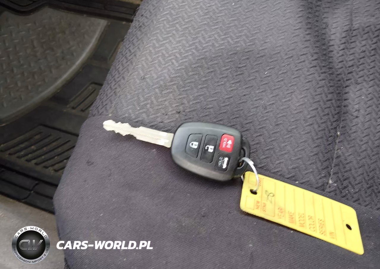 2017 Toyota Camry Le VIN:4T1BF1FK1HU776868 - 11