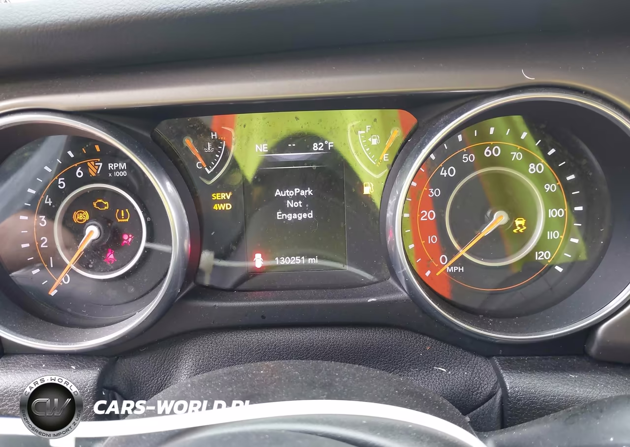 2018 Jeep Wrangler Unlimited Sport S 4X4 VIN:1C4HJXDGXJW305469 - 7