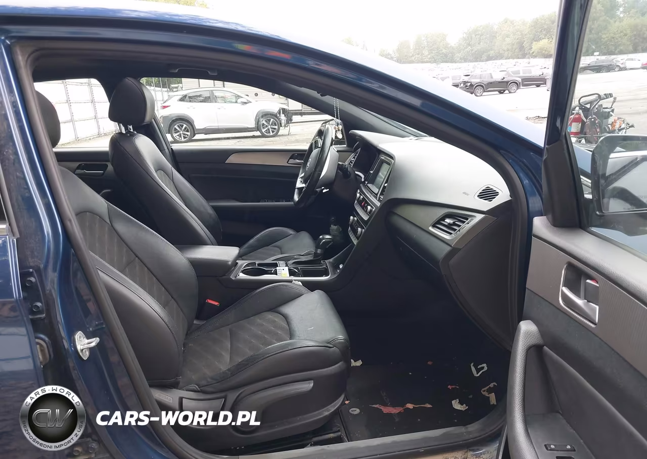 2018 Hyundai Sonata Sport VIN:5NPE34AF3JH688037 - 5