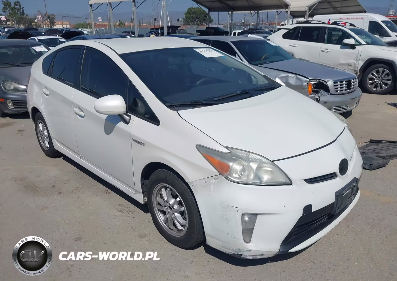 2015 Toyota Prius Two VIN:JTDKN3DU3F0456768 - 1