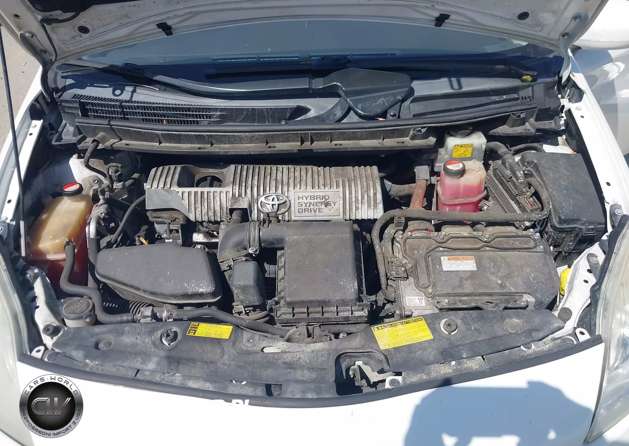 2015 Toyota Prius Two VIN:JTDKN3DU3F0456768 - 10
