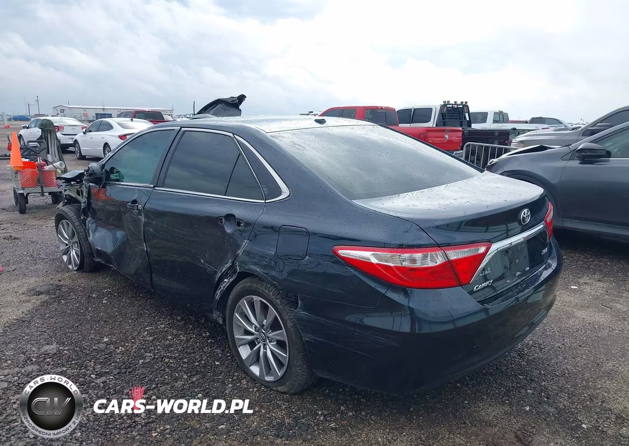2017 Toyota Camry Xle VIN:4T1BF1FK8HU339045 - 3