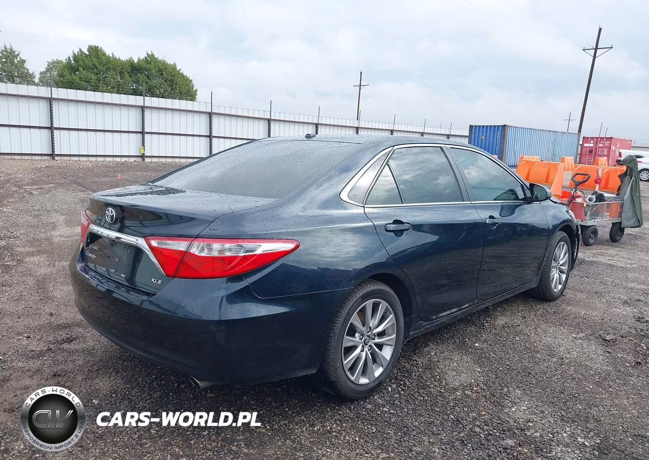 2017 Toyota Camry Xle VIN:4T1BF1FK8HU339045 - 4