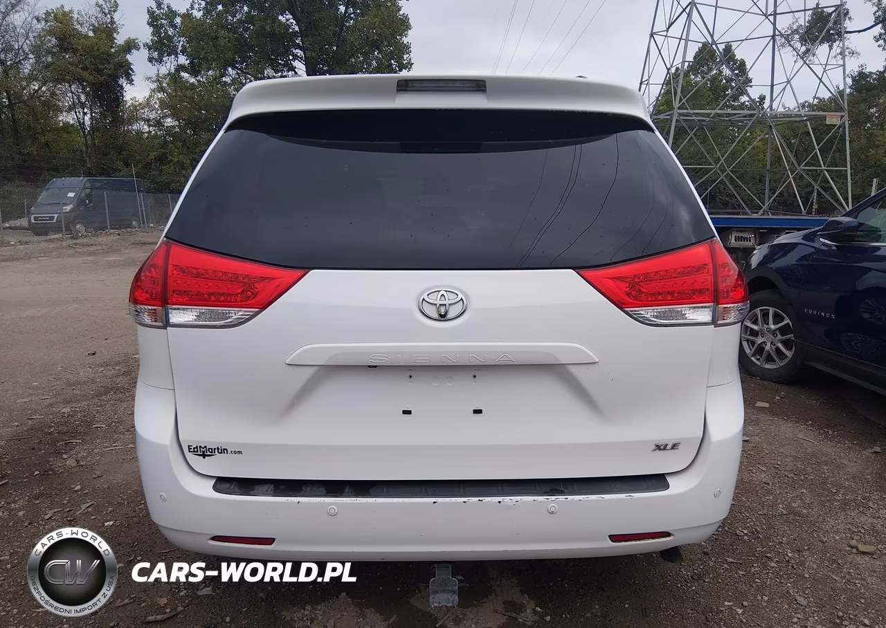 2013 Toyota Sienna Xle V6 8 Passenger VIN:5TDYK3DC3DS304588 - 17