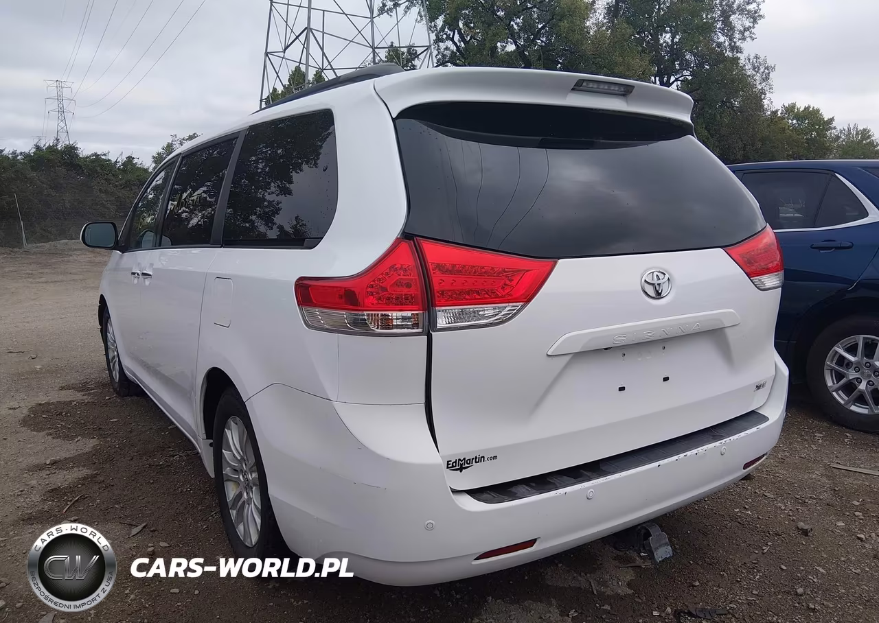 2013 Toyota Sienna Xle V6 8 Passenger VIN:5TDYK3DC3DS304588 - 3
