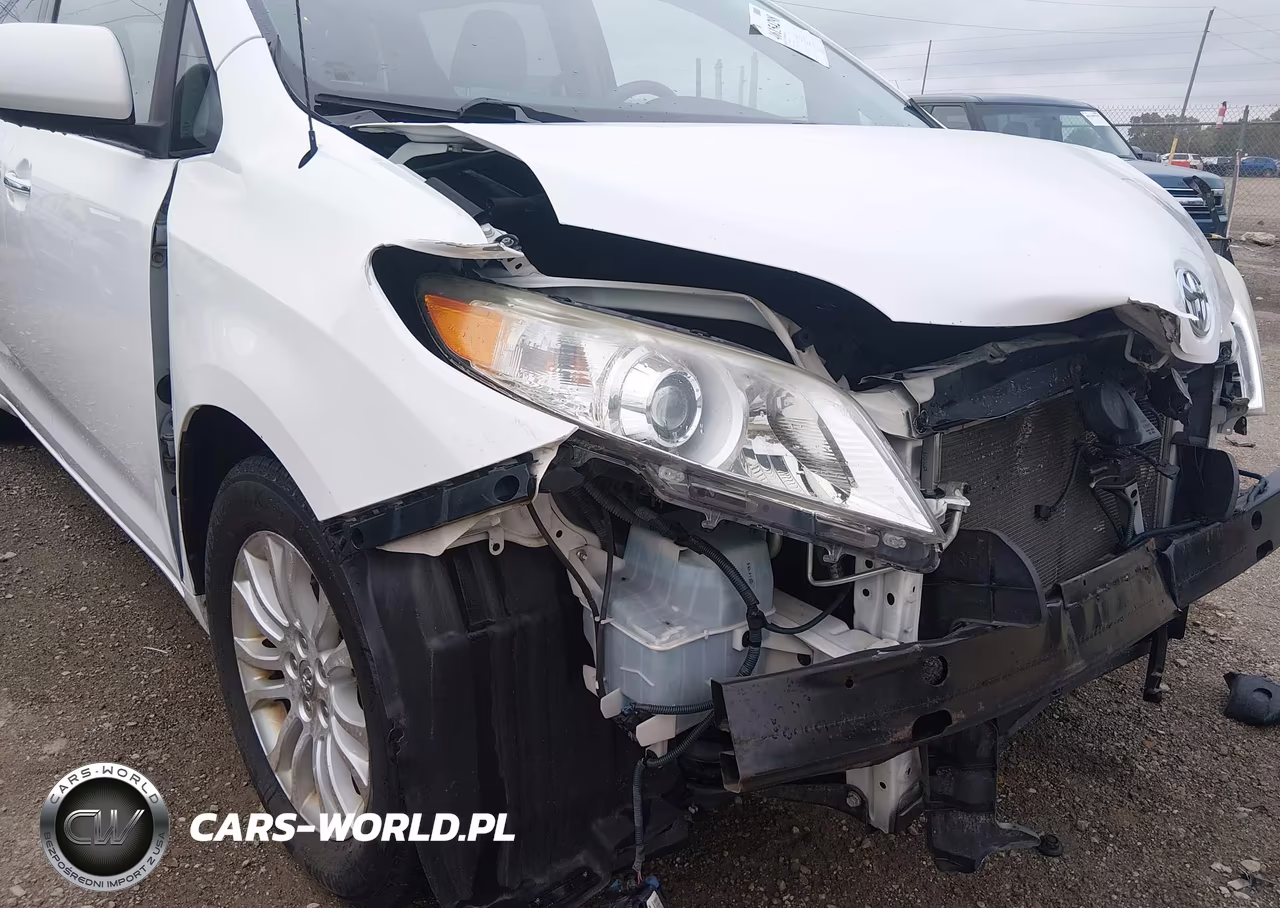 2013 Toyota Sienna Xle V6 8 Passenger VIN:5TDYK3DC3DS304588 - 6