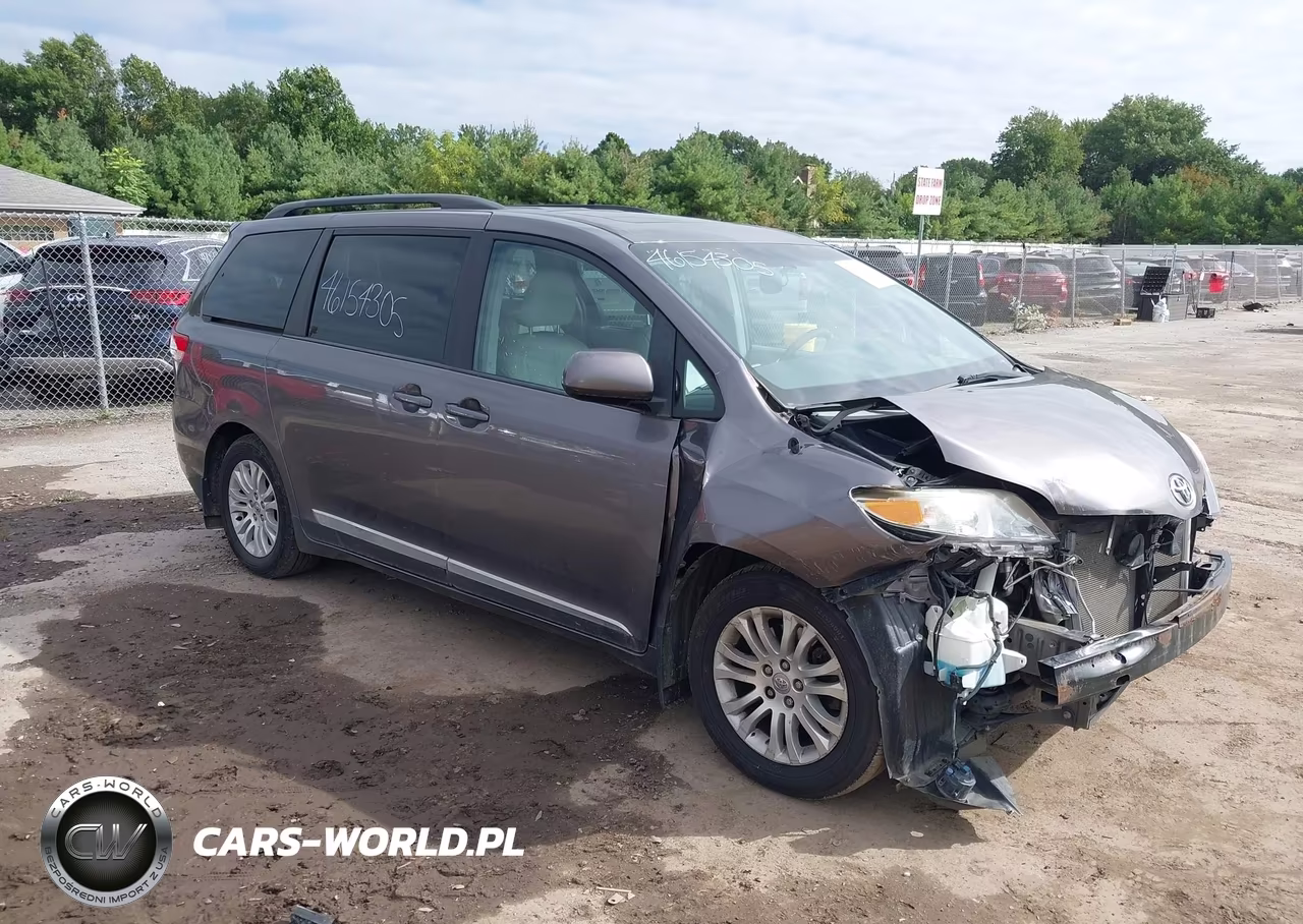 2014 Toyota Sienna Xle V6 8 Passenger