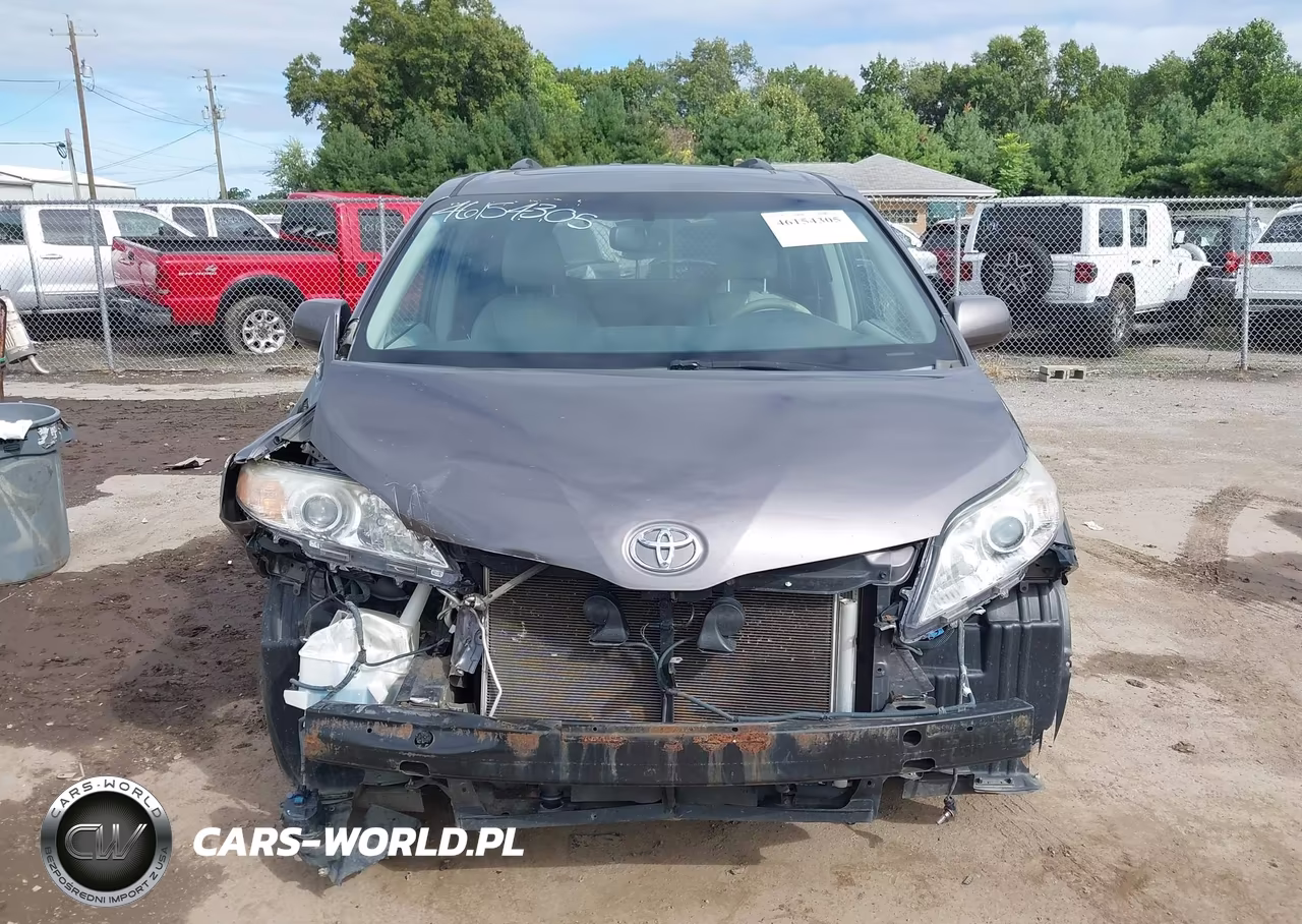2014 Toyota Sienna Xle V6 8 Passenger VIN:5TDYK3DC5ES518113 - 13