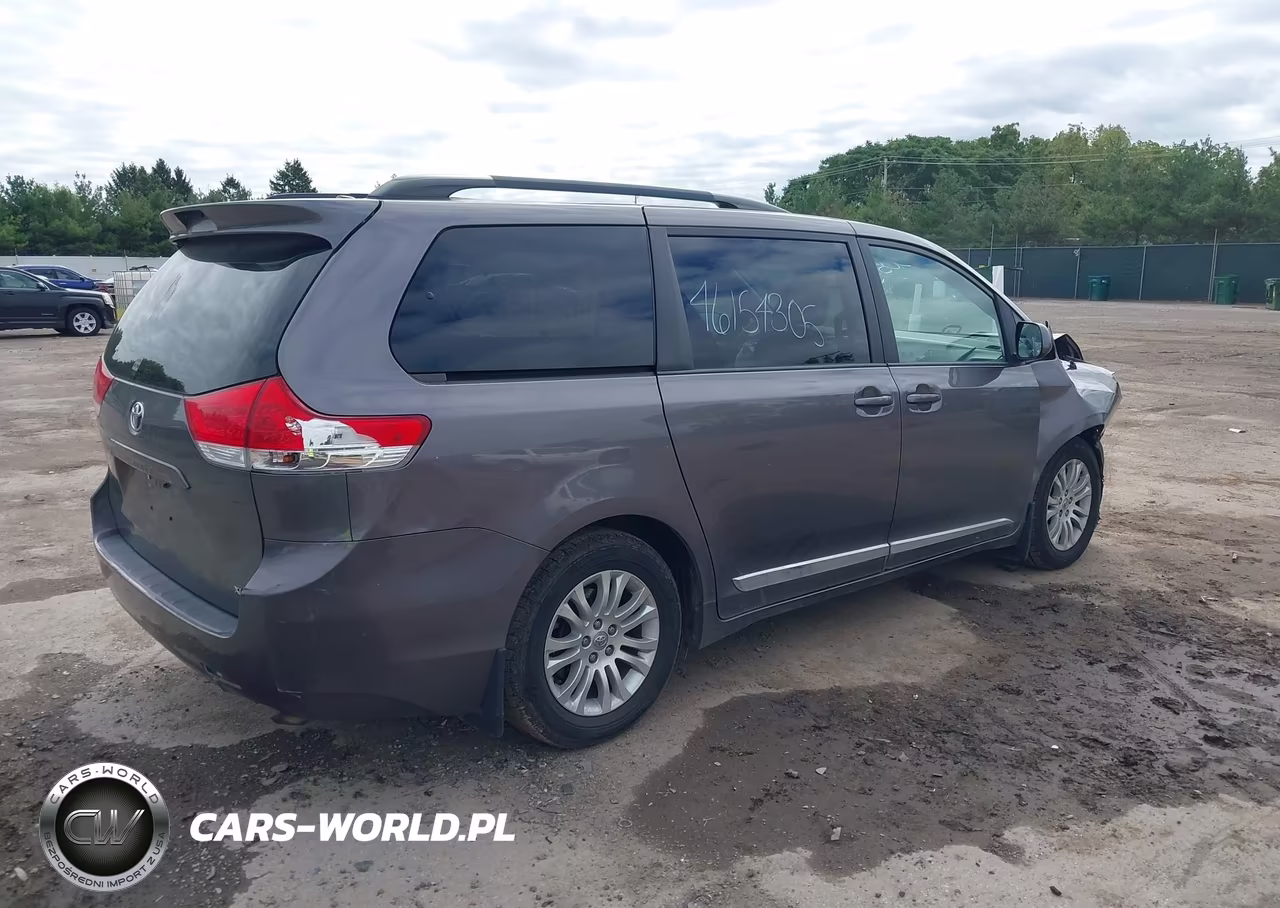 2014 Toyota Sienna Xle V6 8 Passenger VIN:5TDYK3DC5ES518113 - 4