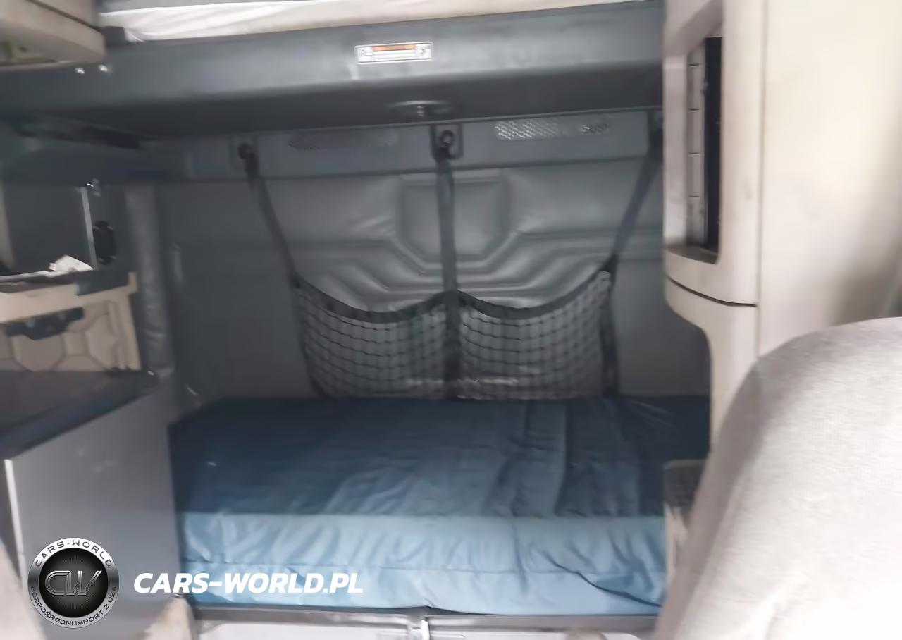 2015 Freightliner Cascadia 125 VIN:1FUJGLD67FLFY9387 - 6