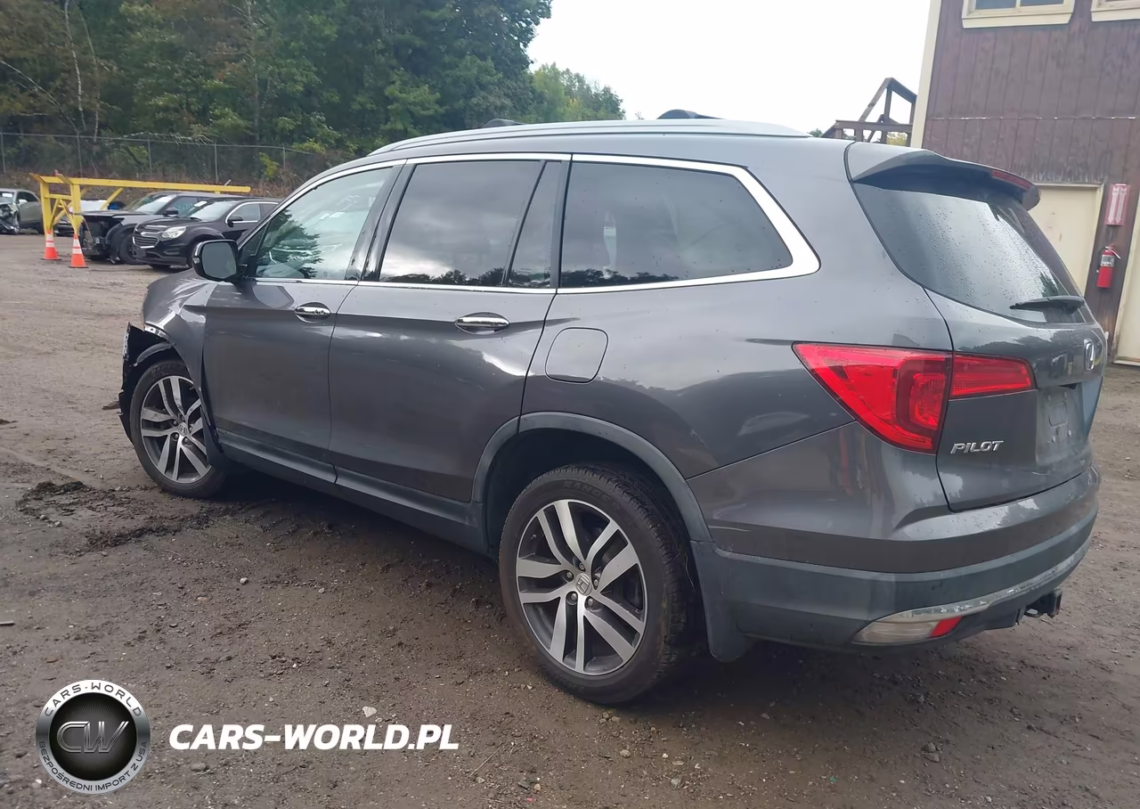 2017 Honda Pilot Touring VIN:5FNYF6H97HB040581 - 3