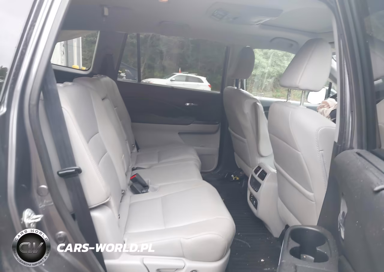 2017 Honda Pilot Touring VIN:5FNYF6H97HB040581 - 8