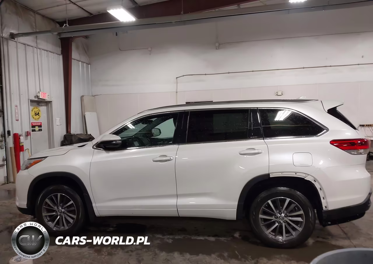 2018 Toyota Highlander Xle VIN:5TDJZRFH4JS823606 - 15