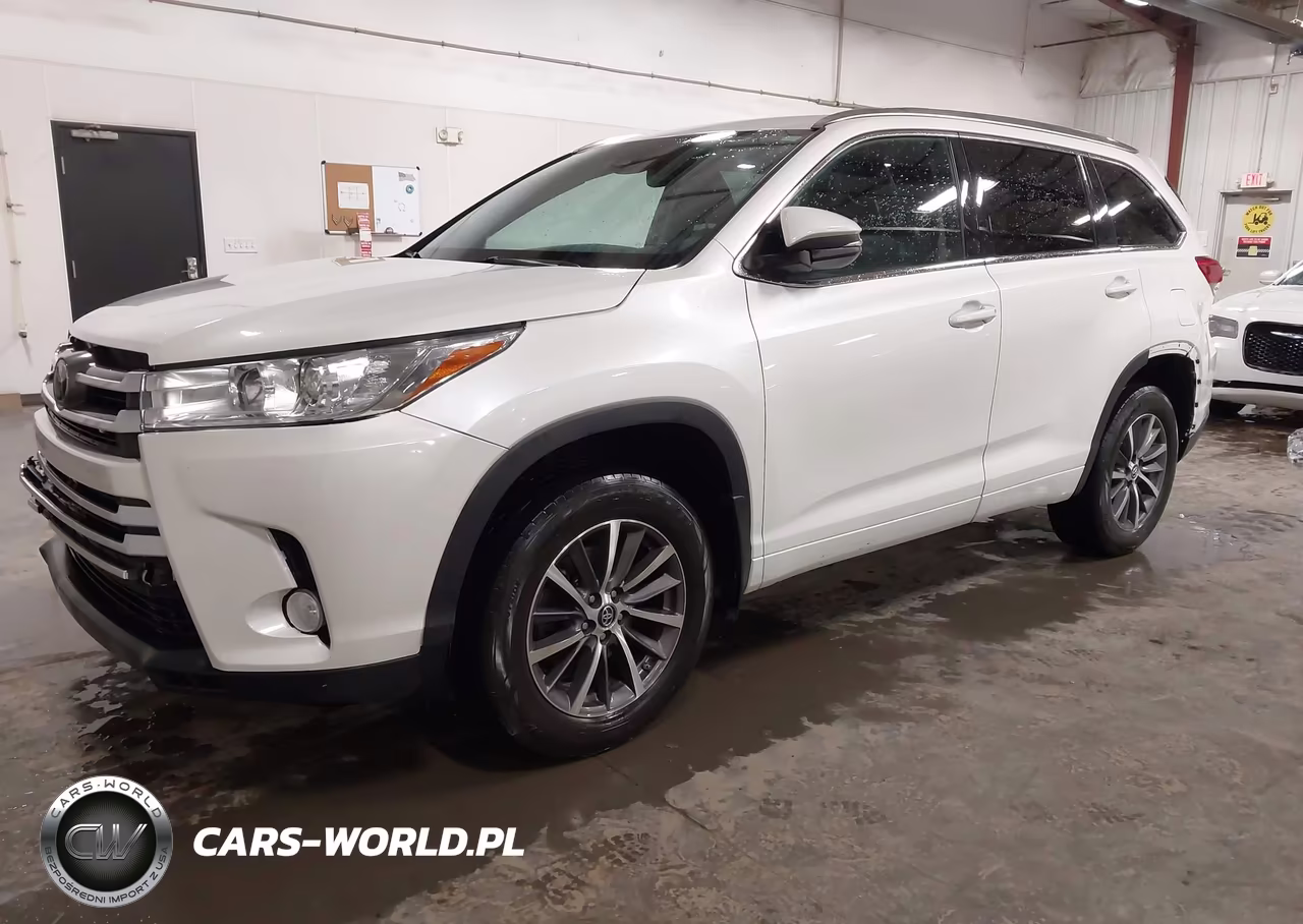 2018 Toyota Highlander Xle VIN:5TDJZRFH4JS823606 - 2
