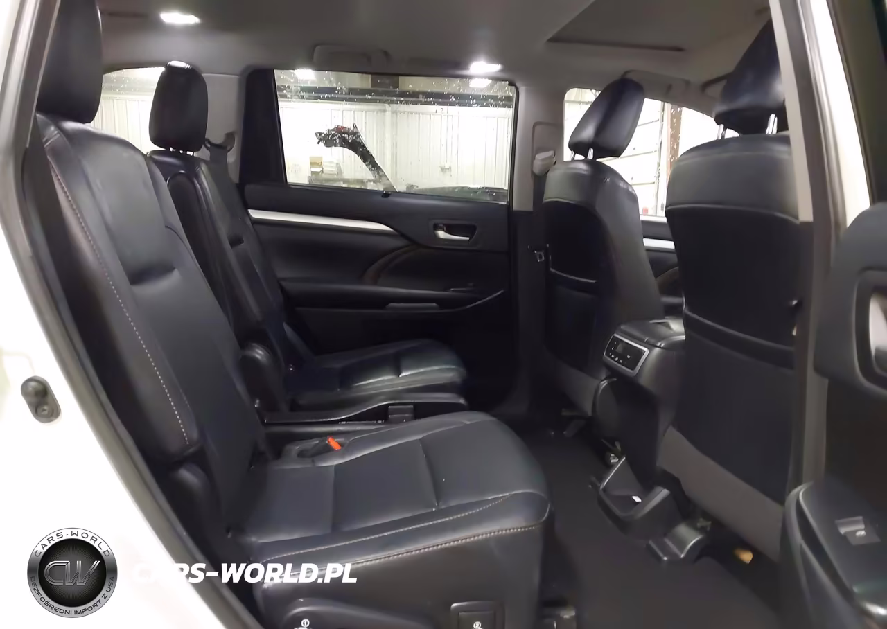 2018 Toyota Highlander Xle VIN:5TDJZRFH4JS823606 - 8