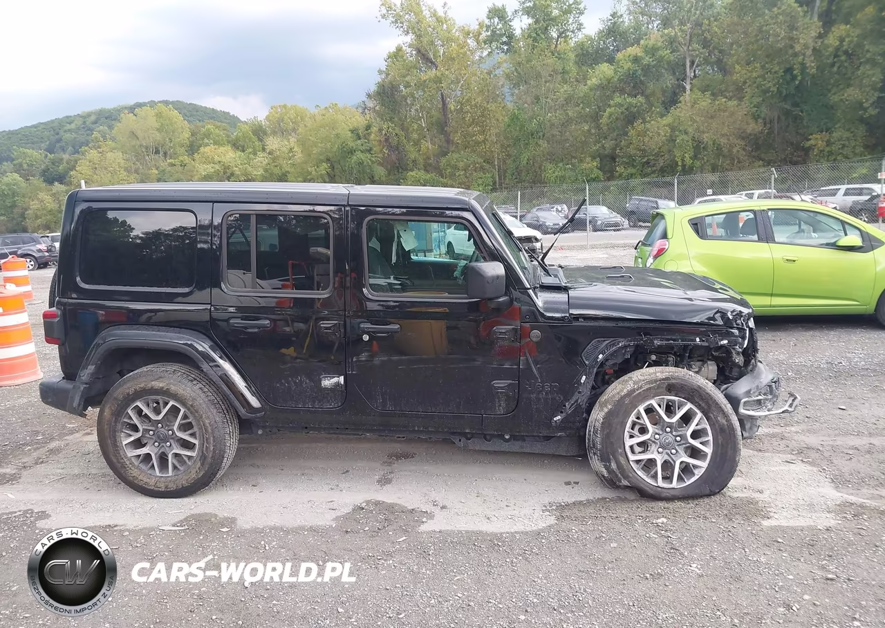 2026 Jeep Wrangler Sahara 4X4 VIN:1C4PJXEN3TW264095 - 13