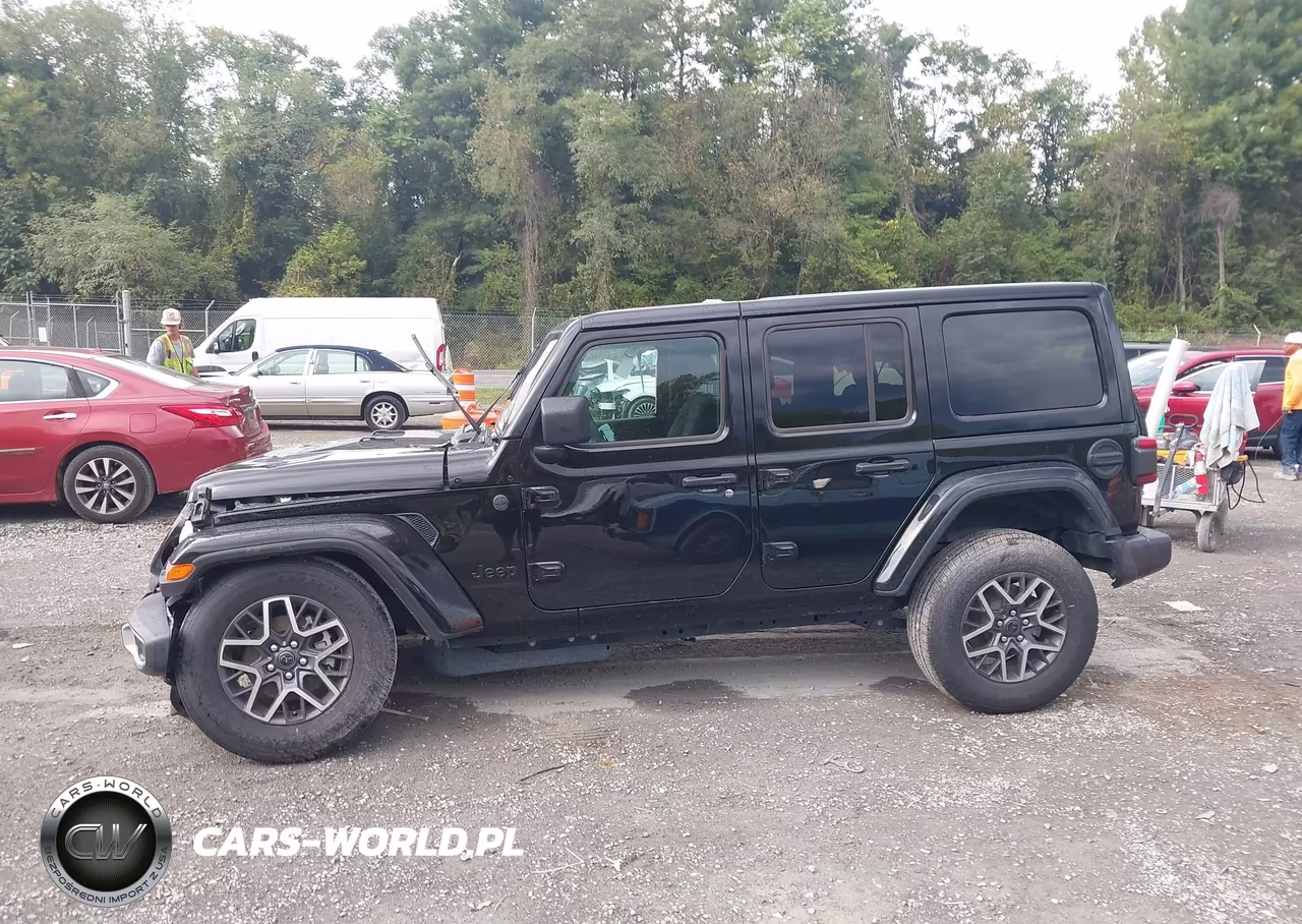 2026 Jeep Wrangler Sahara 4X4 VIN:1C4PJXEN3TW264095 - 14