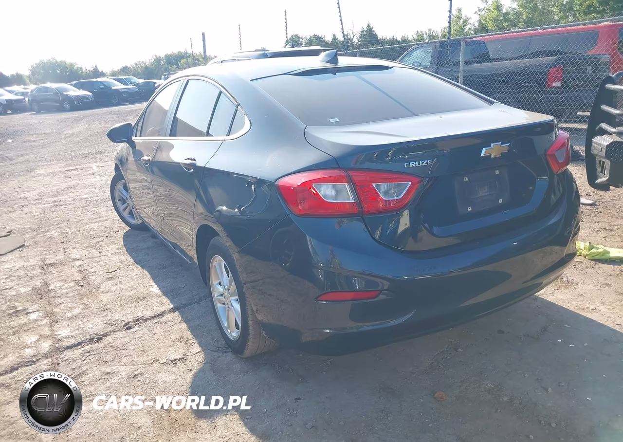 2018 Chevrolet Cruze Lt Auto VIN:1G1BE5SM2J7158400 - 3