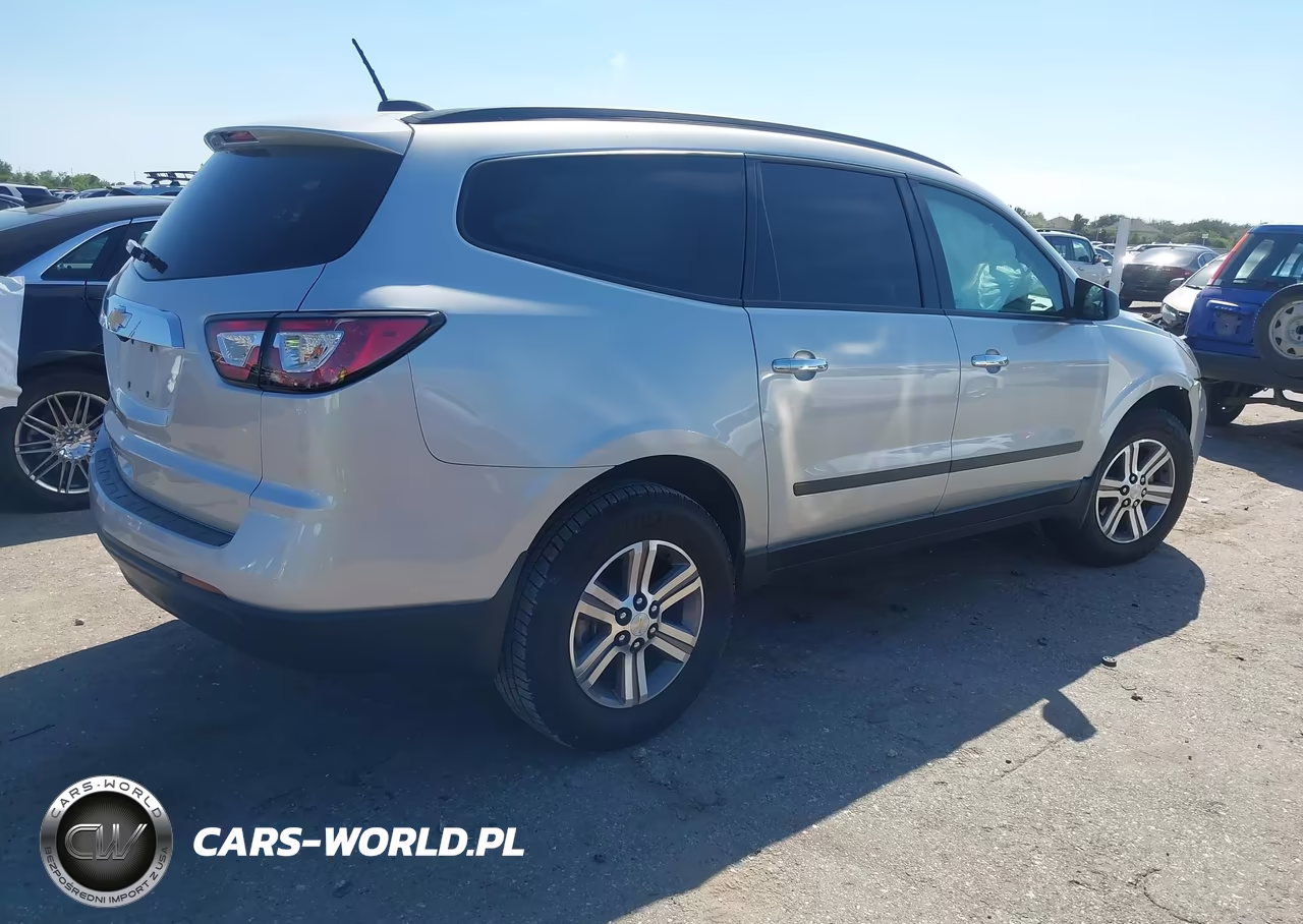2017 Chevrolet Traverse Ls VIN:1GNKRFKD7HJ267960 - 4