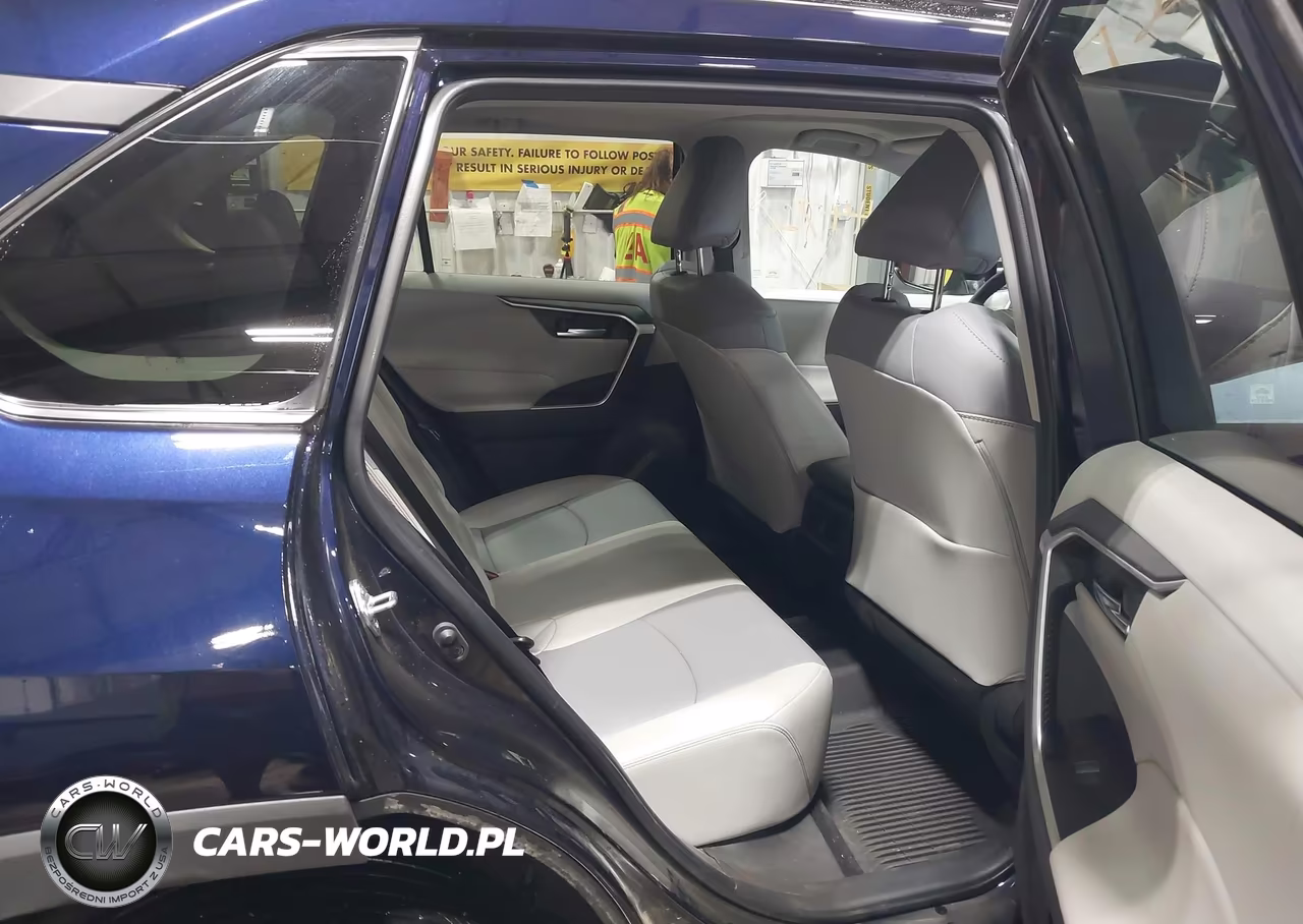 2025 Toyota Rav4 Xle Premium VIN:2T3A1RFV9SW528045 - 8