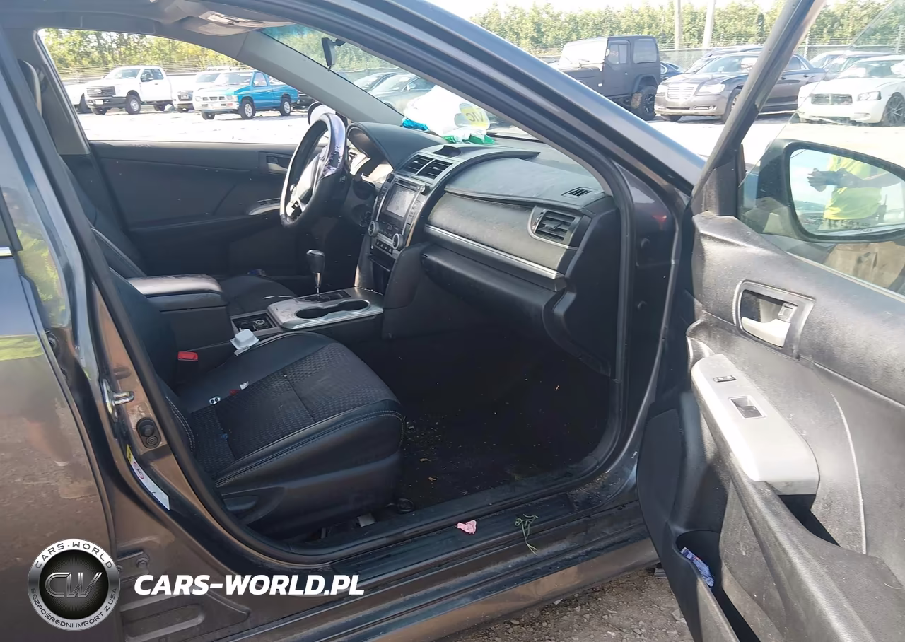2014 Toyota Camry Se Sport VIN:4T1BF1FK6EU819967 - 5
