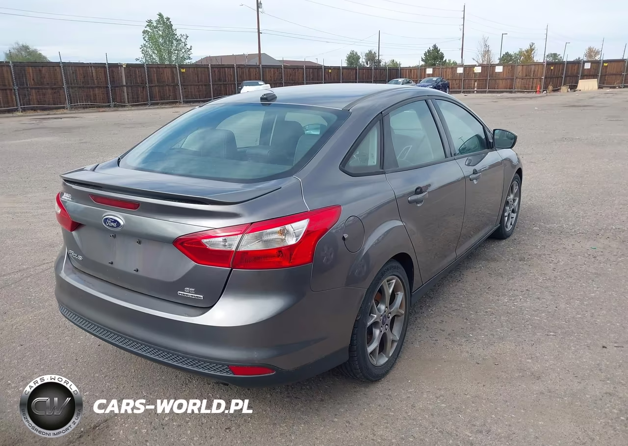 2014 Ford Focus Se VIN:1FADP3F23EL390482 - 4