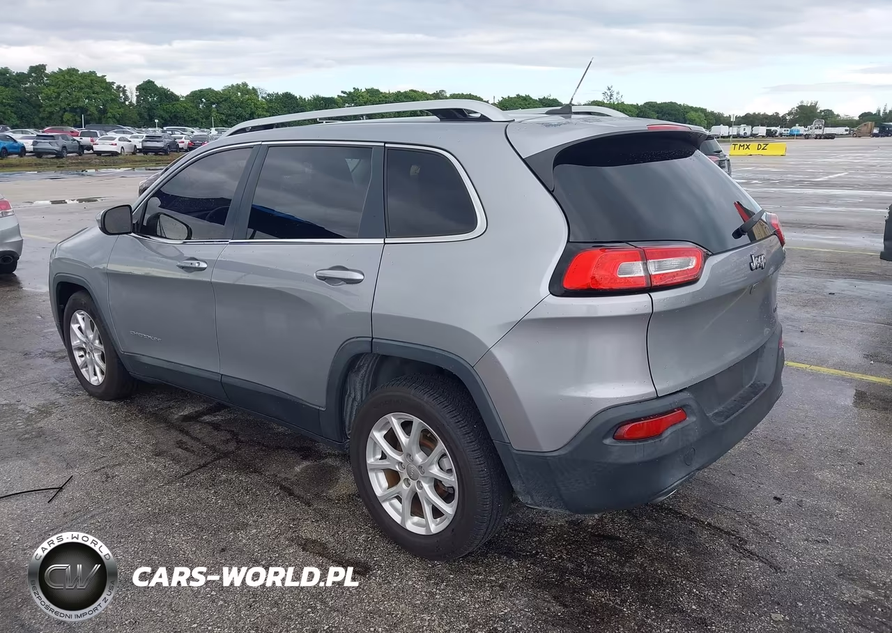 2014 Jeep Cherokee Latitude VIN:1C4PJLCBXEW264731 - 3