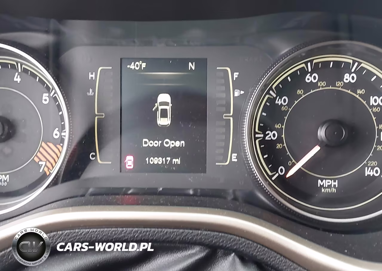 2014 Jeep Cherokee Latitude VIN:1C4PJLCBXEW264731 - 7
