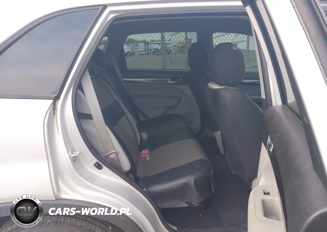 2013 Kia Sorento Lx VIN:5XYKT3A67DG358104 - 8