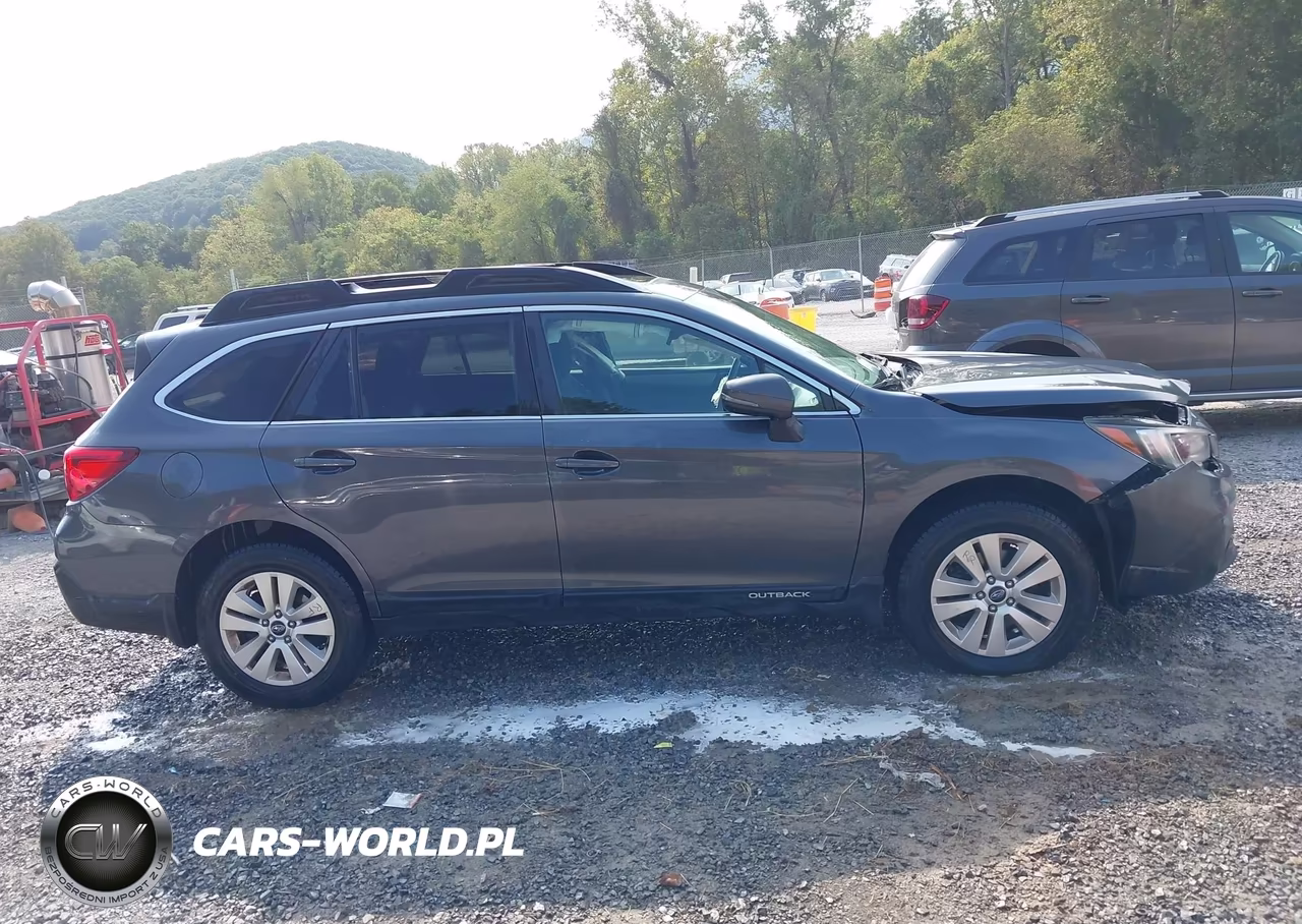 2018 Subaru Outback 2.5I Premium VIN:4S4BSAHC0J3318168 - 13