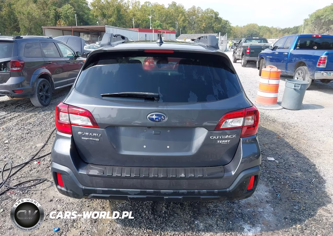 2018 Subaru Outback 2.5I Premium VIN:4S4BSAHC0J3318168 - 16