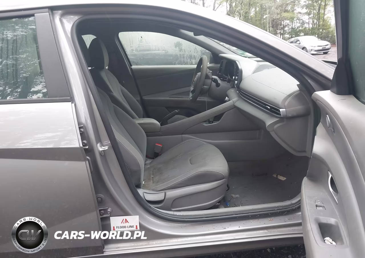 2022 Hyundai Elantra Sel VIN:KMHLM4AG6NU260841 - 5
