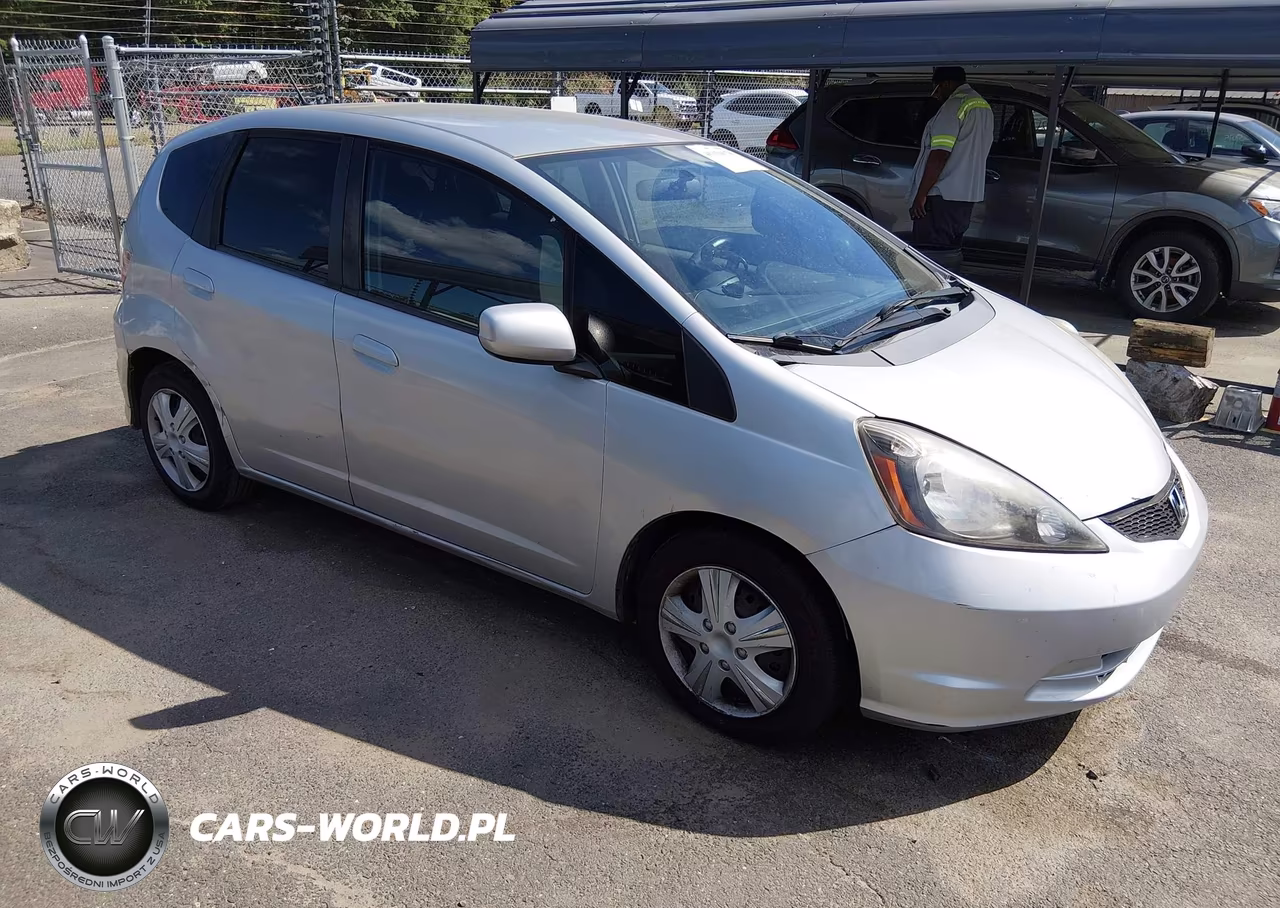 2013 Honda Fit VIN:JHMGE8H37DC037465 - 1