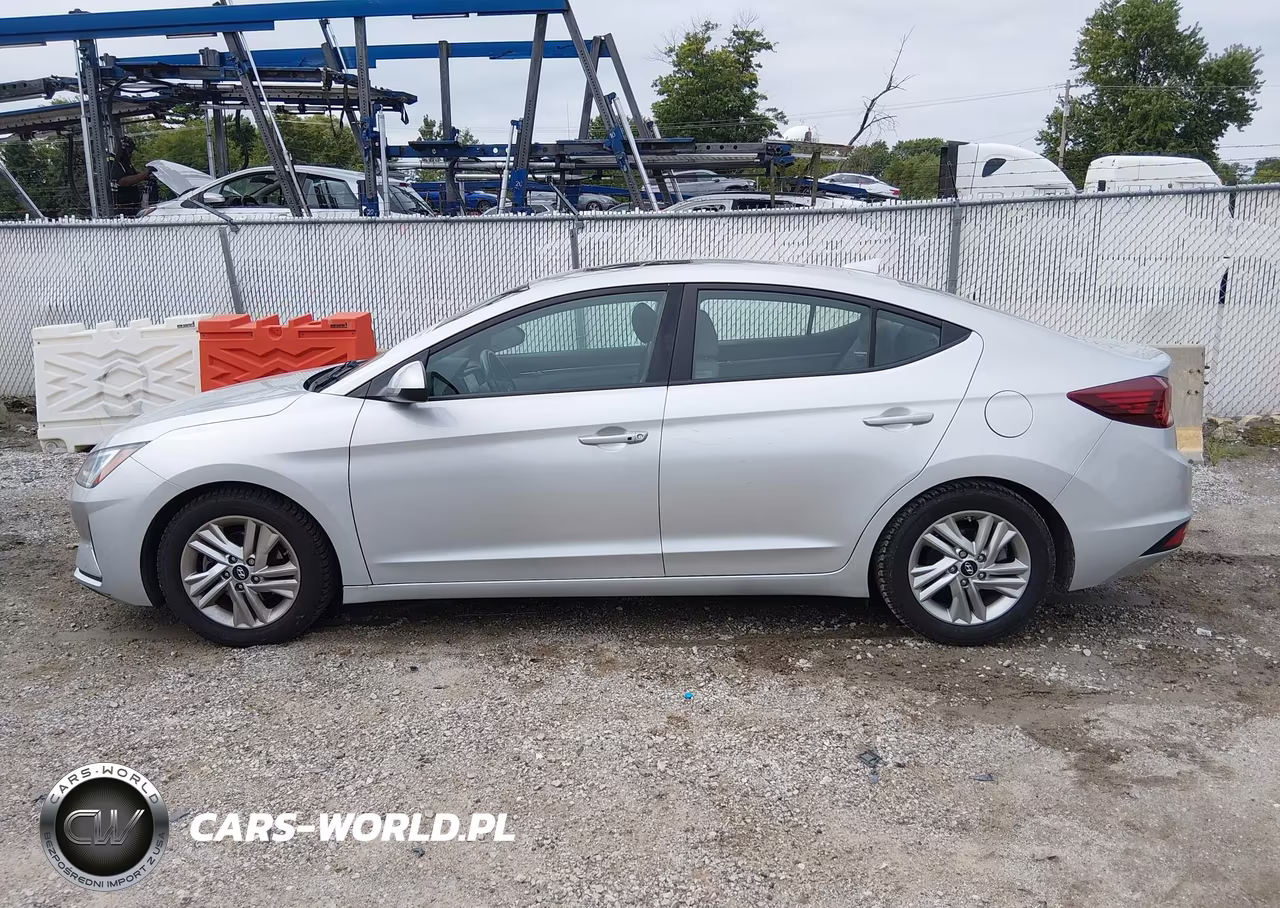 2019 Hyundai Elantra Value Edition VIN:5NPD84LF5KH484383 - 15