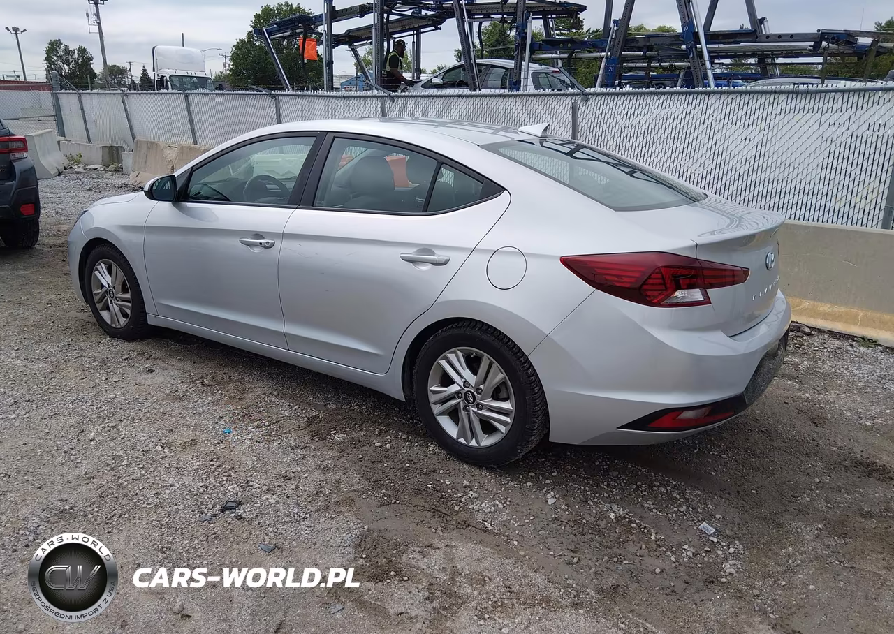 2019 Hyundai Elantra Value Edition VIN:5NPD84LF5KH484383 - 3