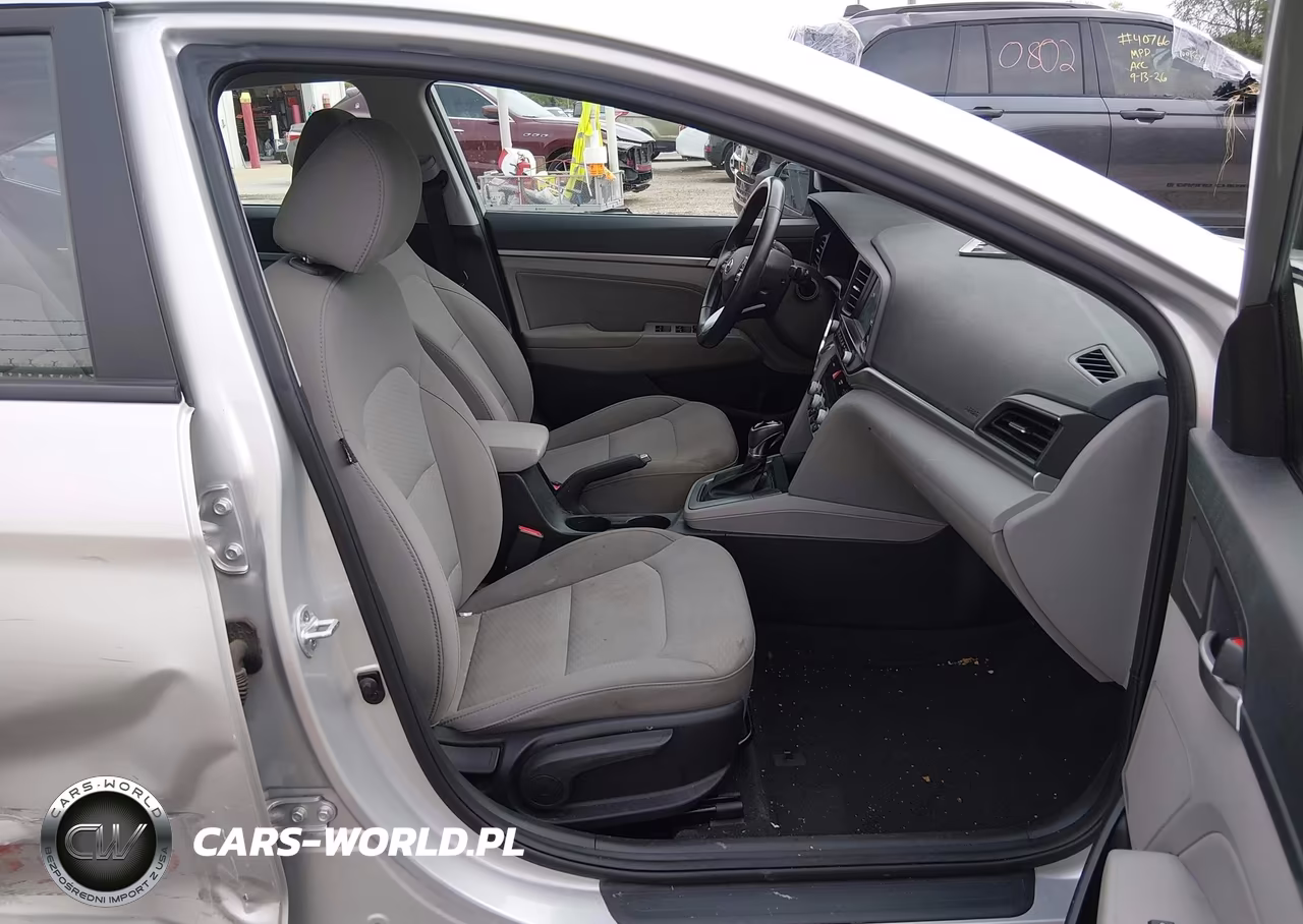2019 Hyundai Elantra Value Edition VIN:5NPD84LF5KH484383 - 5