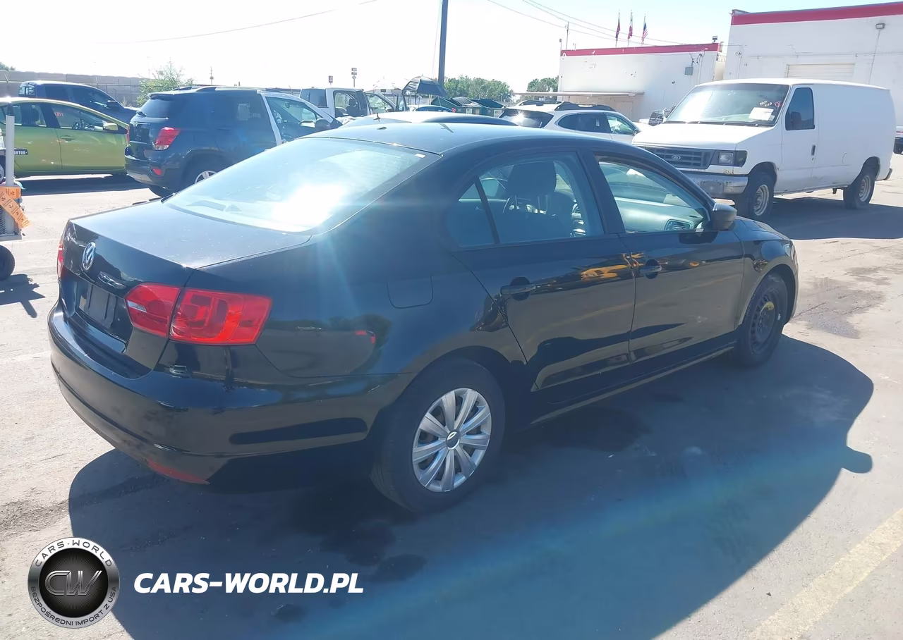 2012 Volkswagen Jetta 2.0L S VIN:3VW2K7AJ5CM414084 - 4