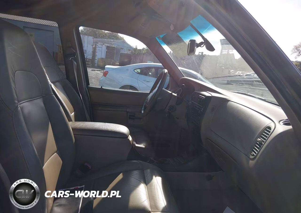 2000 Ford Explorer VIN:1FMZU74EXYUB41829 - 5