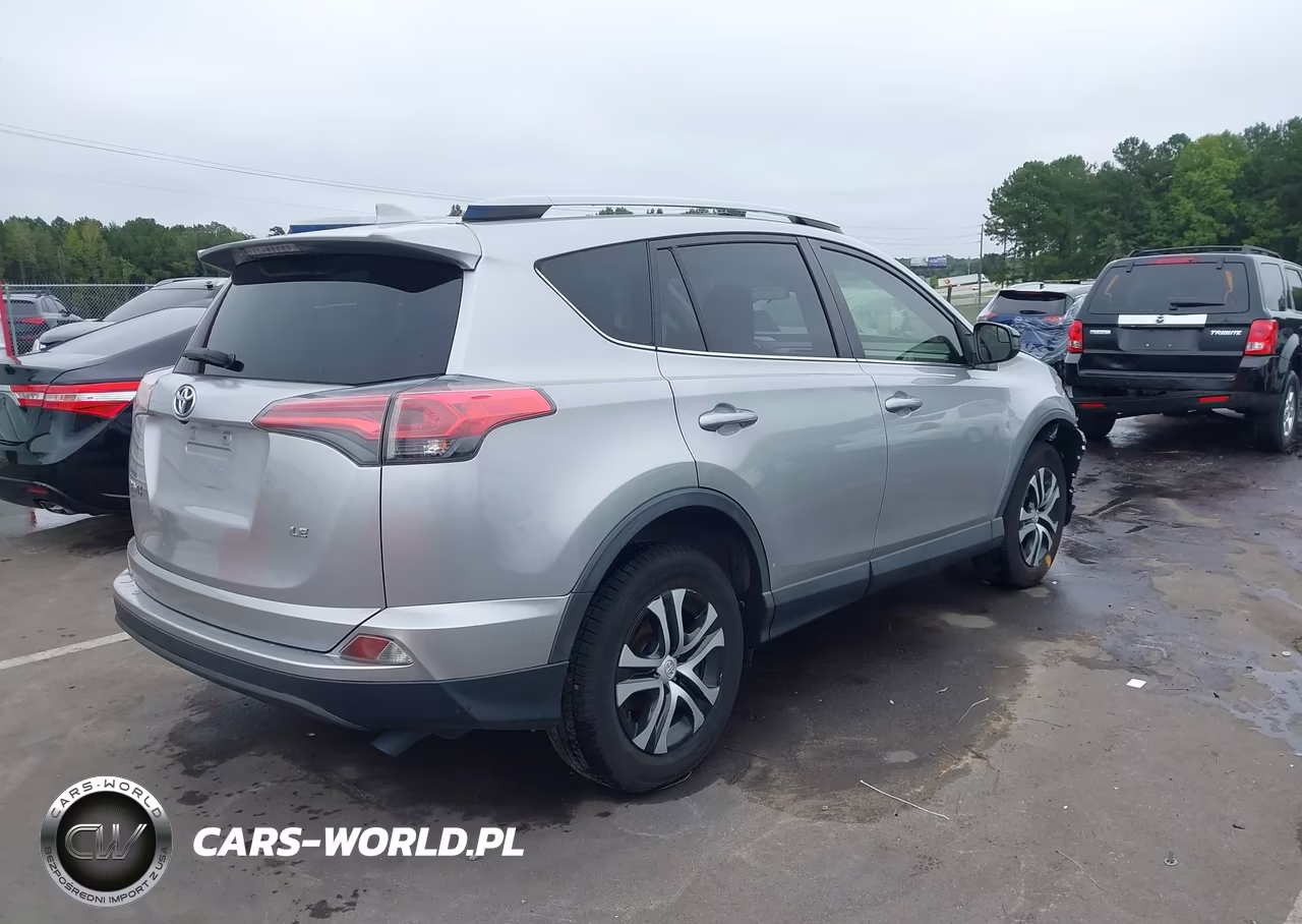 2018 Toyota Rav4 Le VIN:JTMZFREV0JJ171809 - 4