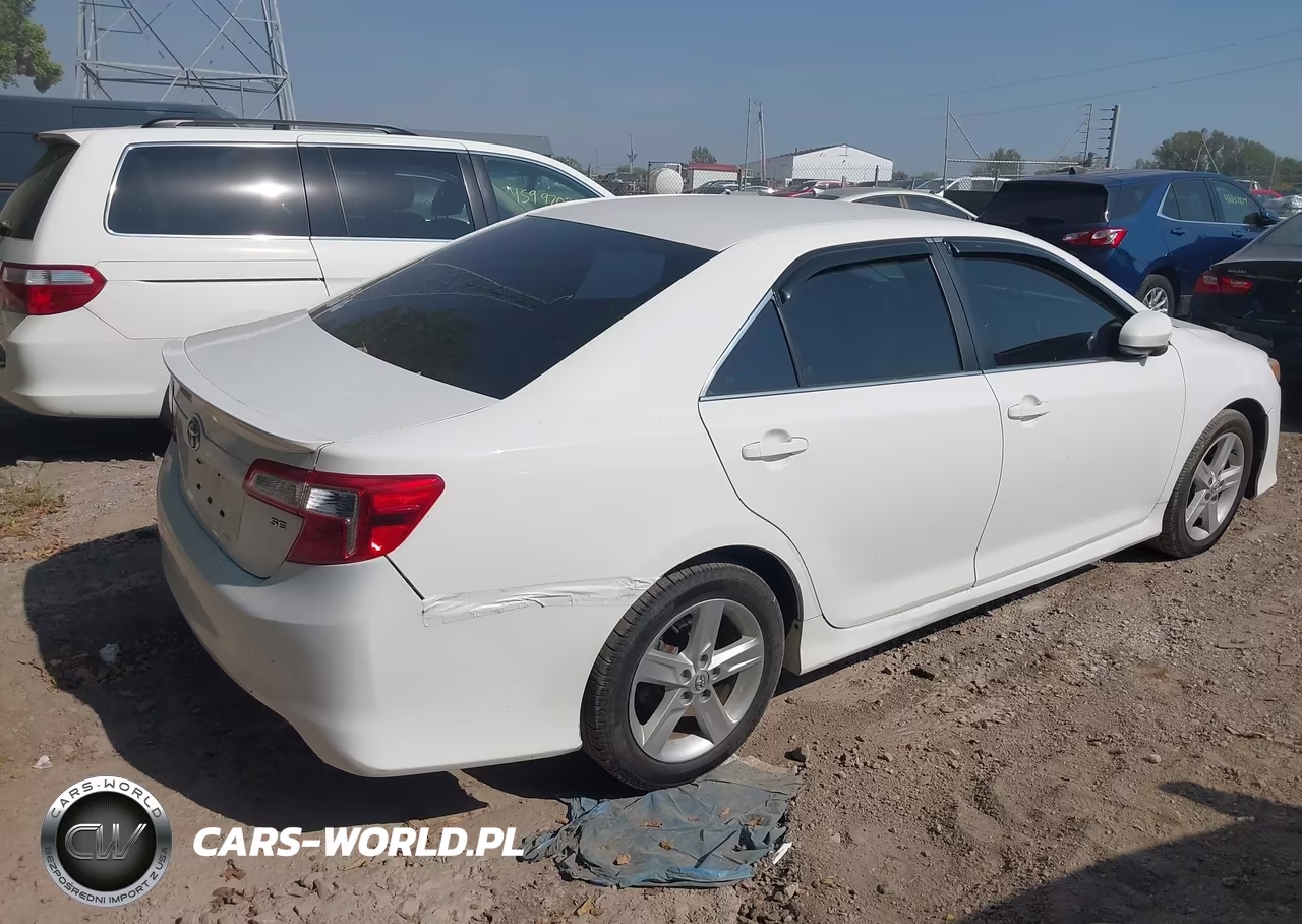 2014 Toyota Camry Se VIN:4T1BF1FKXEU349636 - 4